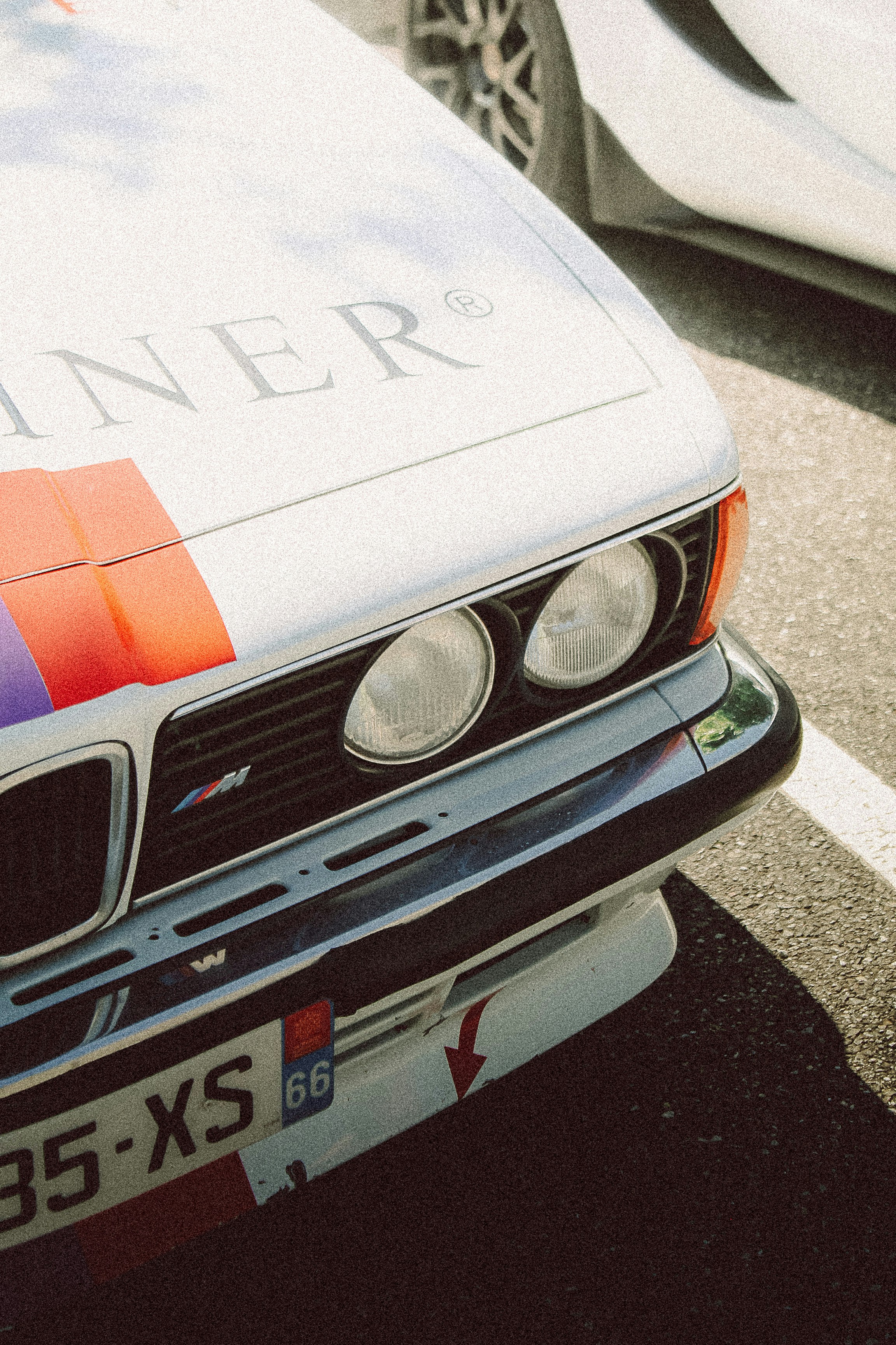 セダンのサイドビュー